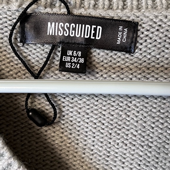 NWOT MISSGUIDED SIZE 2/4 Small crop cable knit sweater tie back grey - Picture 4 of 5